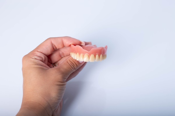 Benefits Of Dentures With All On   Implants